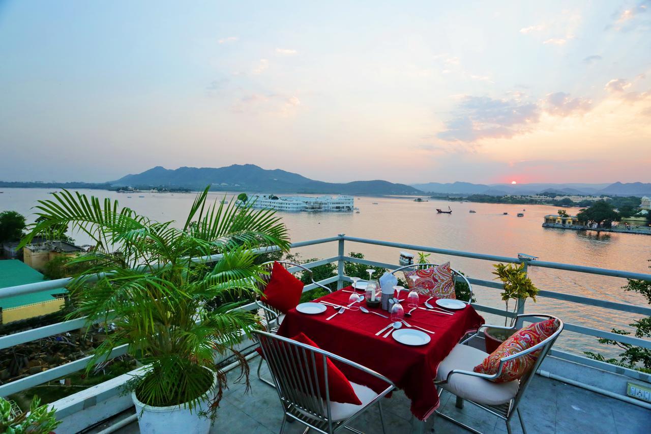 เดอะ ชาฮาร์โกฏ - บาย เดอะ เลค Hotel อุเดเปอร์ ภายนอก รูปภาพ